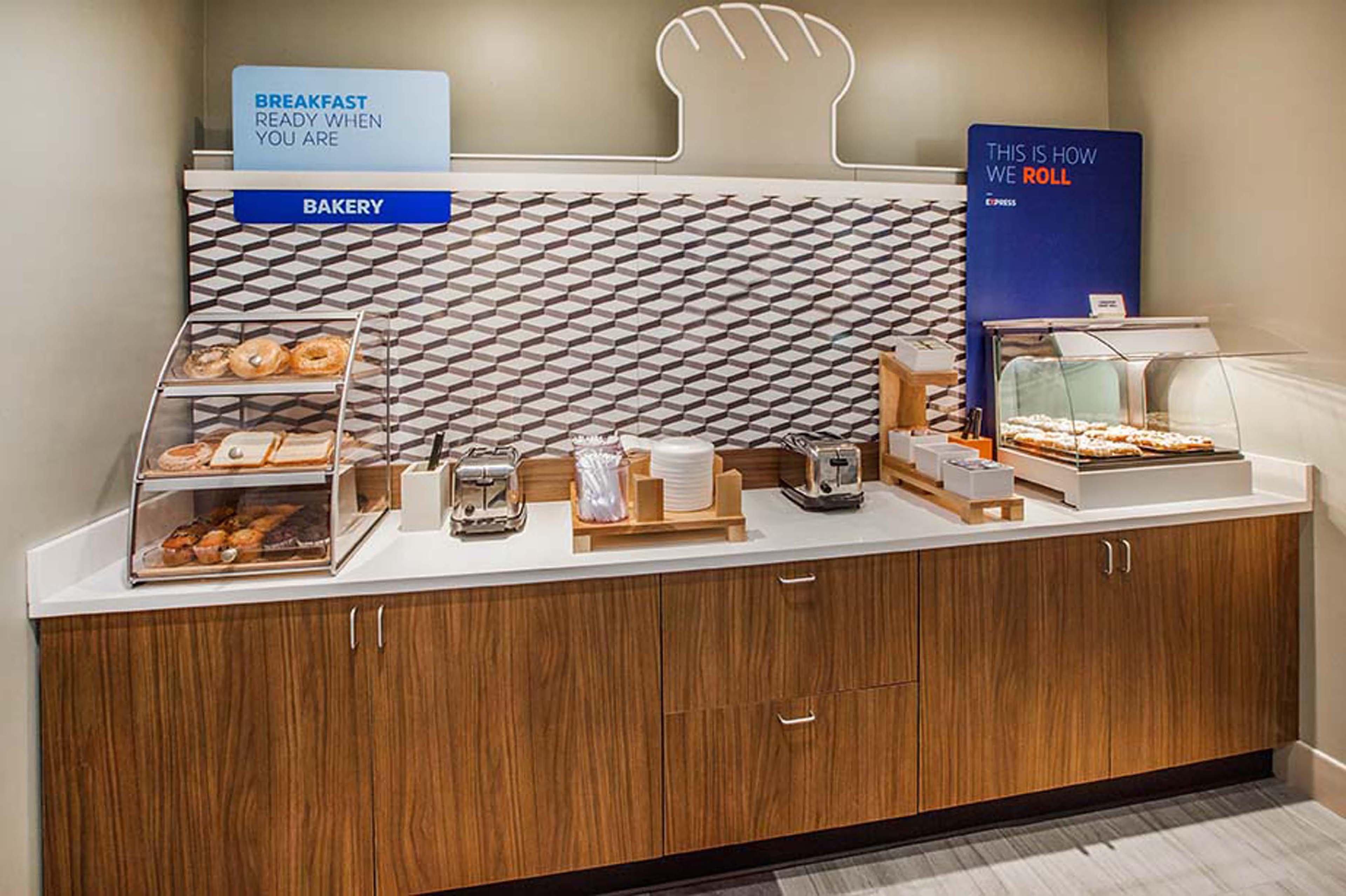 Holiday Inn Express - Waldorf By Ihg Exterior foto