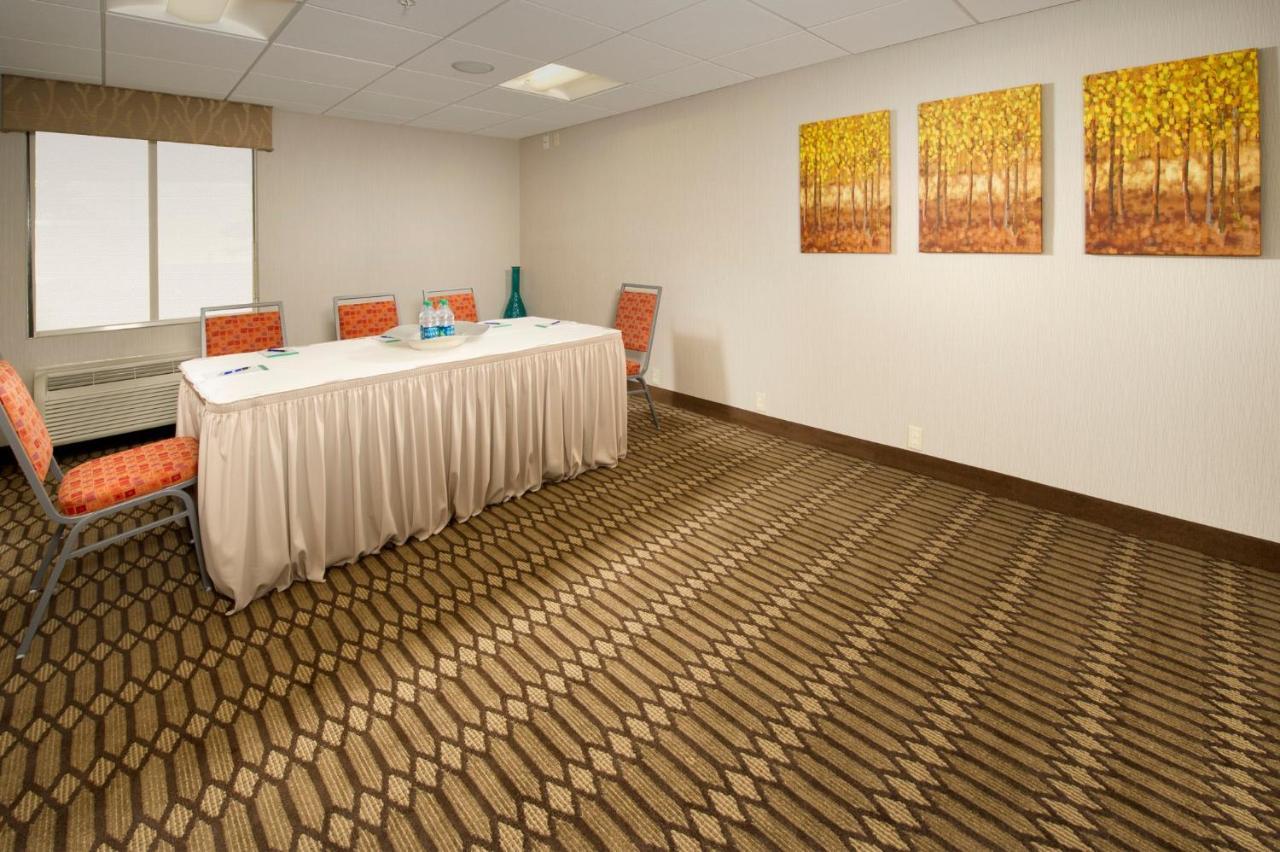 Holiday Inn Express - Waldorf By Ihg Exterior foto
